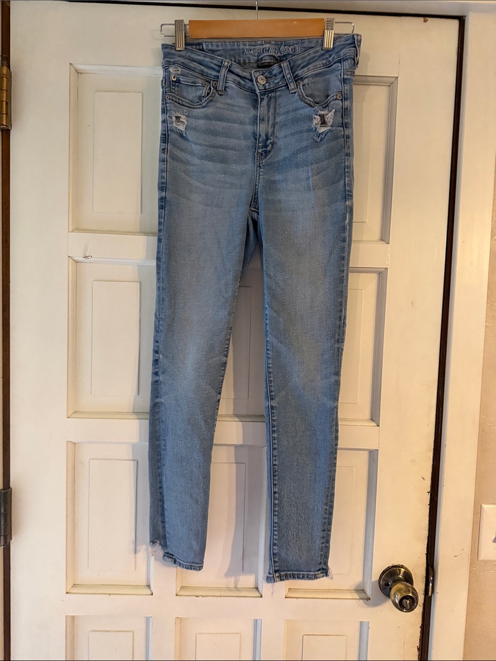 American Eagle Outfitters Light Blue Skinny Jeans with Light Distress